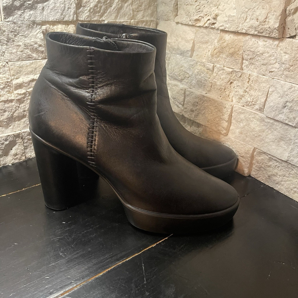 Ecco Boots Shape Sculpted Motion 75 Chelsea Ankle Bootie Comfort Sz 41/9.5-10 US